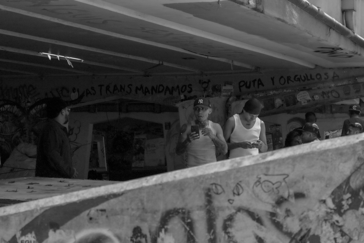 La vida es lo que pasa debajo de un puente