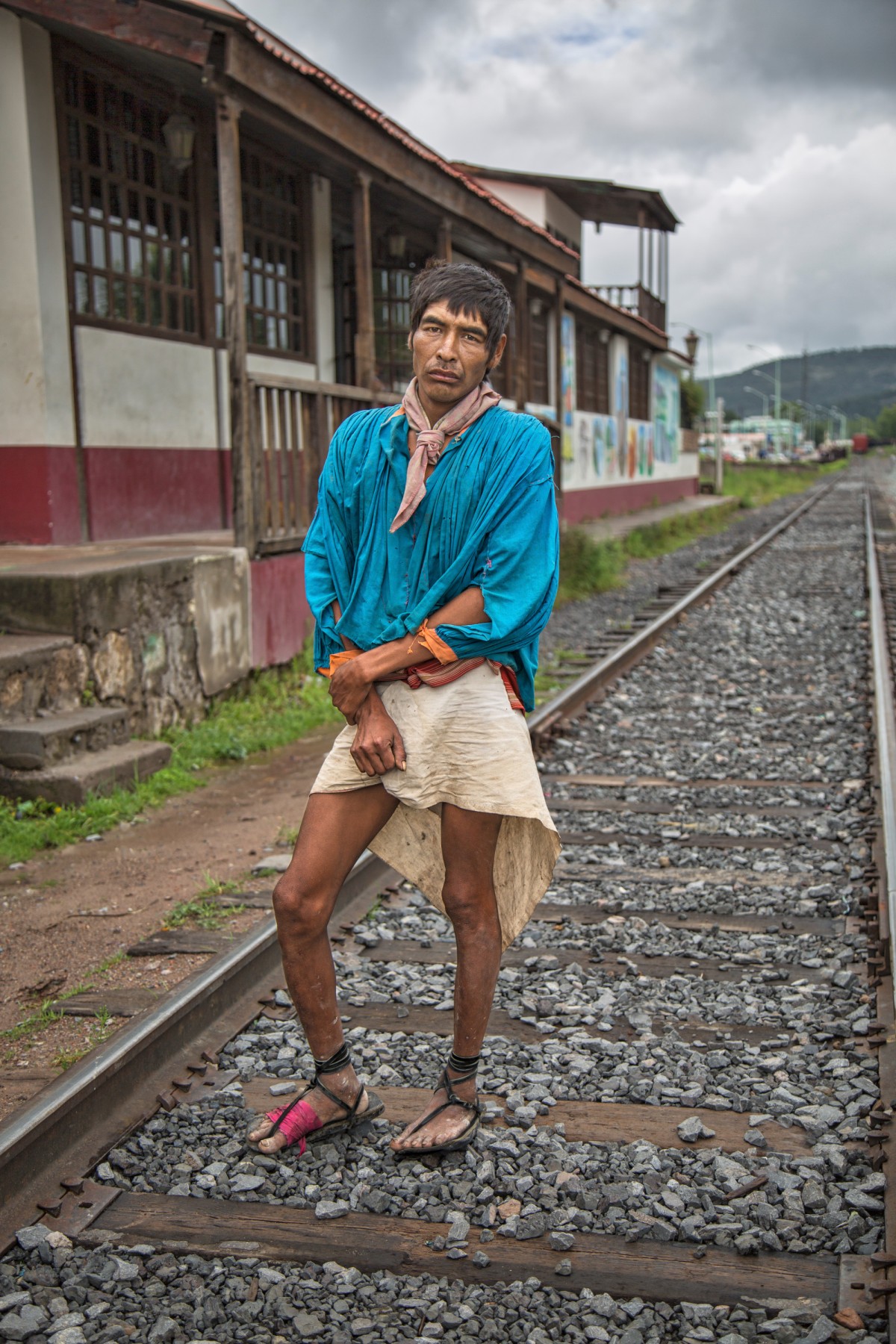 "Entre rieles y raíces"