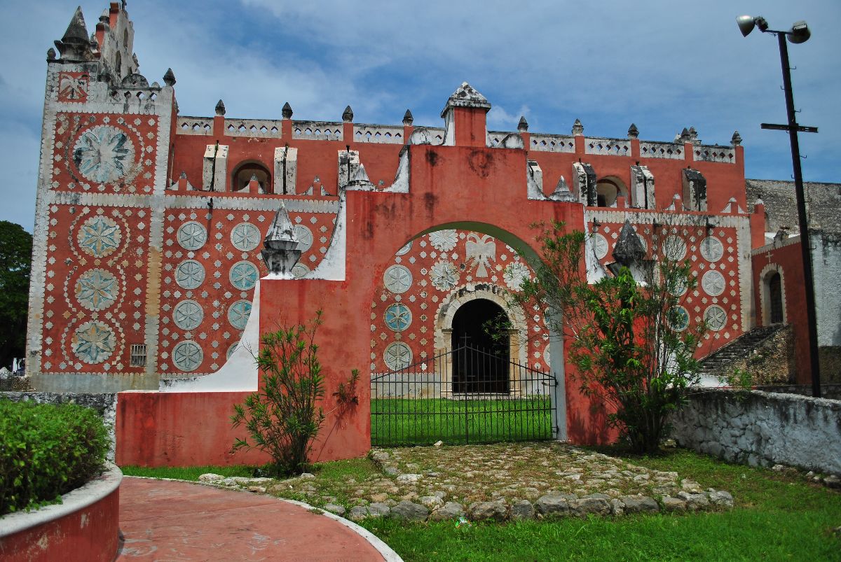 LA IGLESIA ROJA.