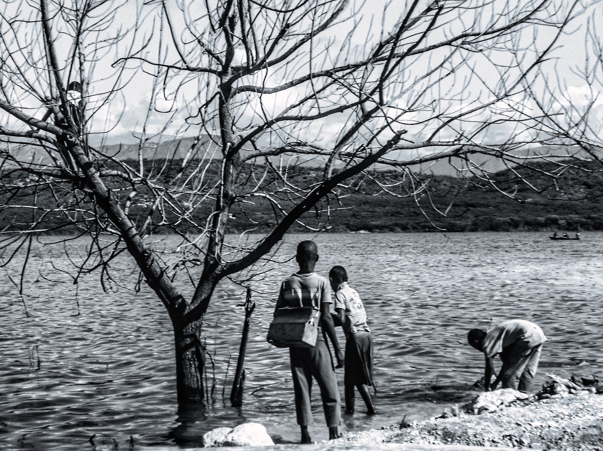 Niños pescadores