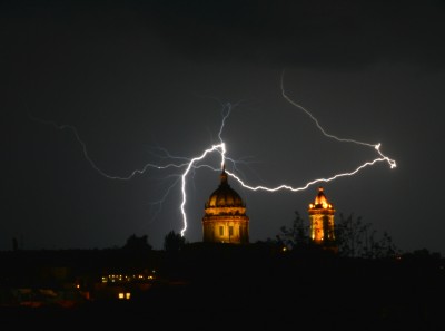 foto editada monjas rayo2